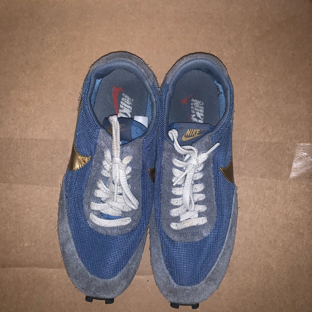 Nike Men’s DayBreak Sneakers - Picture 3 of 9